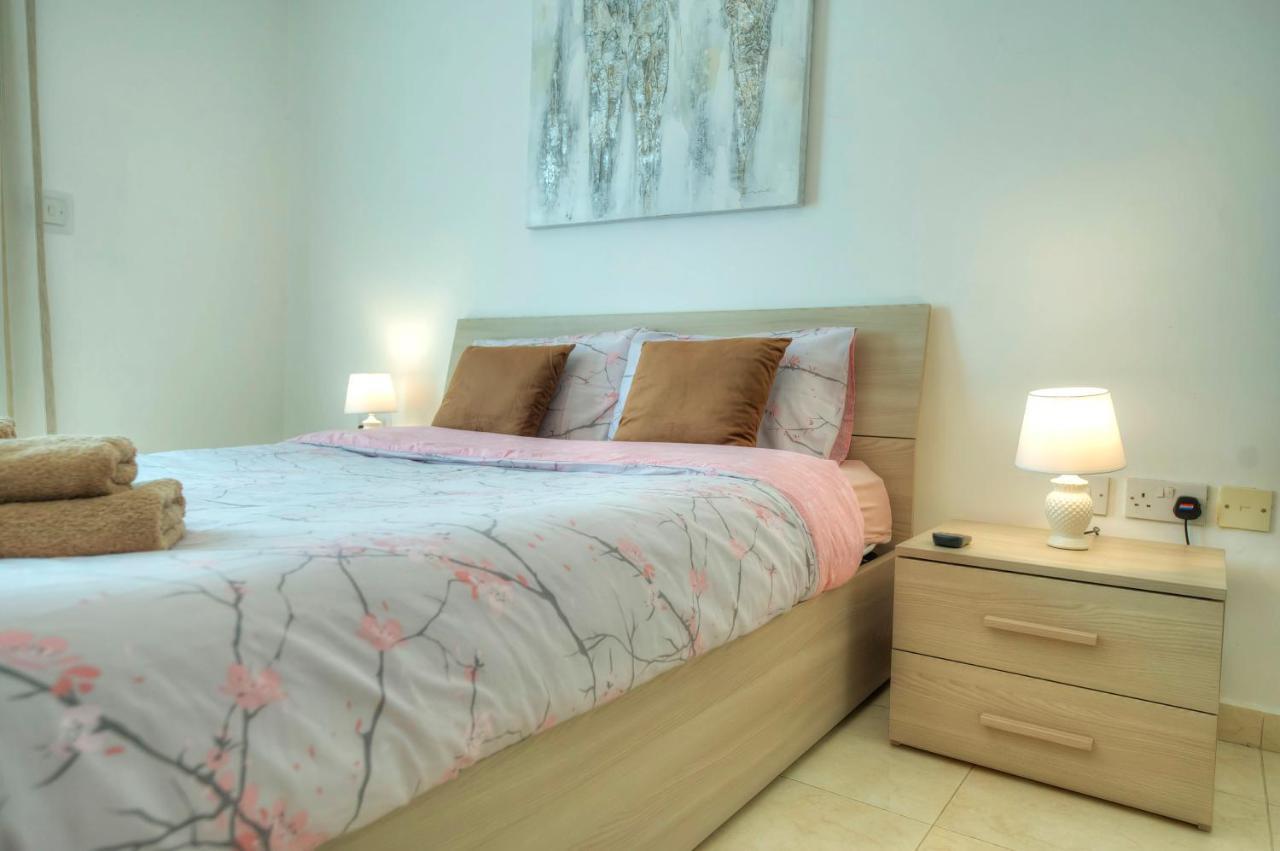 Modern 3Br Stylish & Spacious Apartment - Close To Sliema Promenade Gzira Esterno foto