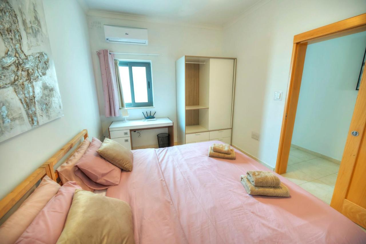 Modern 3Br Stylish & Spacious Apartment - Close To Sliema Promenade Gzira Esterno foto