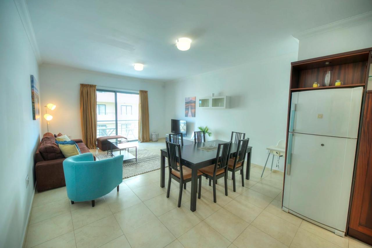 Modern 3Br Stylish & Spacious Apartment - Close To Sliema Promenade Gzira Esterno foto