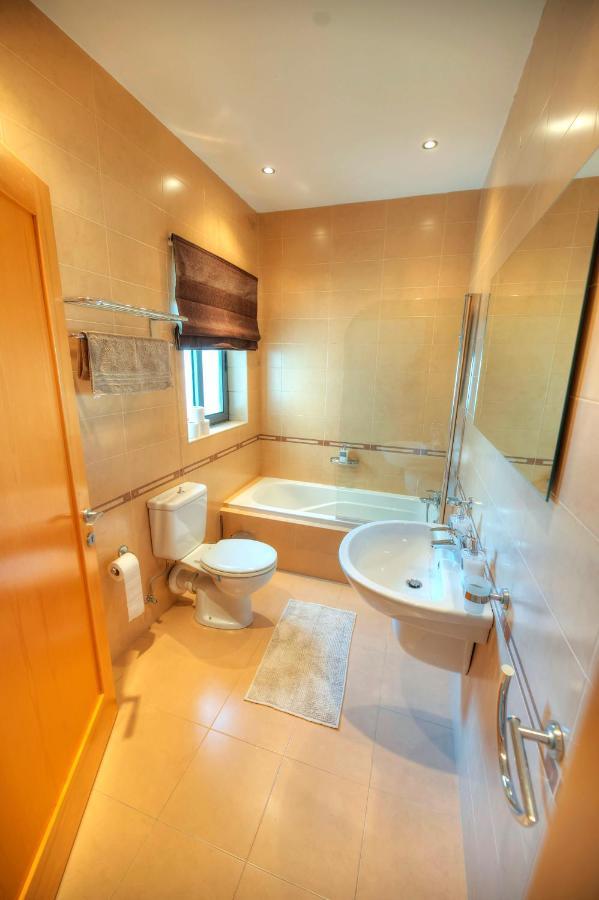 Modern 3Br Stylish & Spacious Apartment - Close To Sliema Promenade Gzira Esterno foto