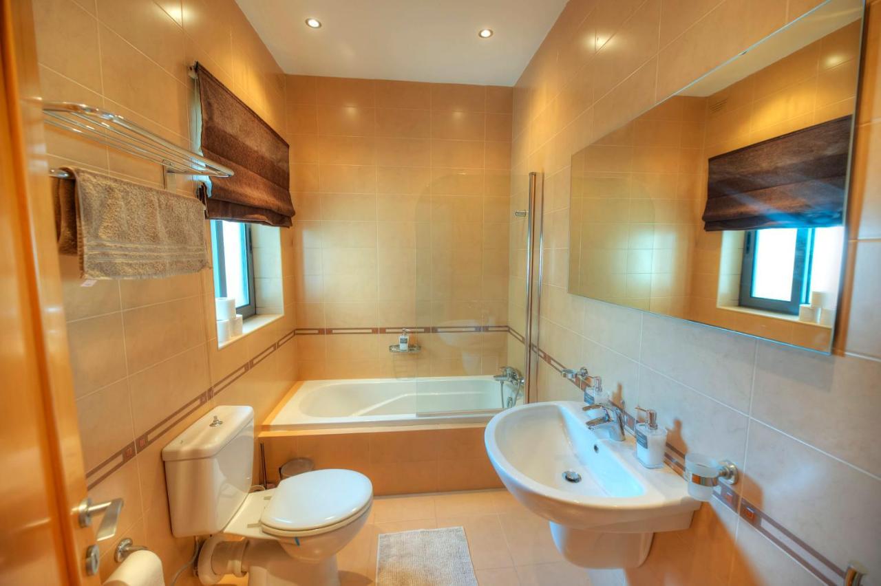 Modern 3Br Stylish & Spacious Apartment - Close To Sliema Promenade Gzira Esterno foto