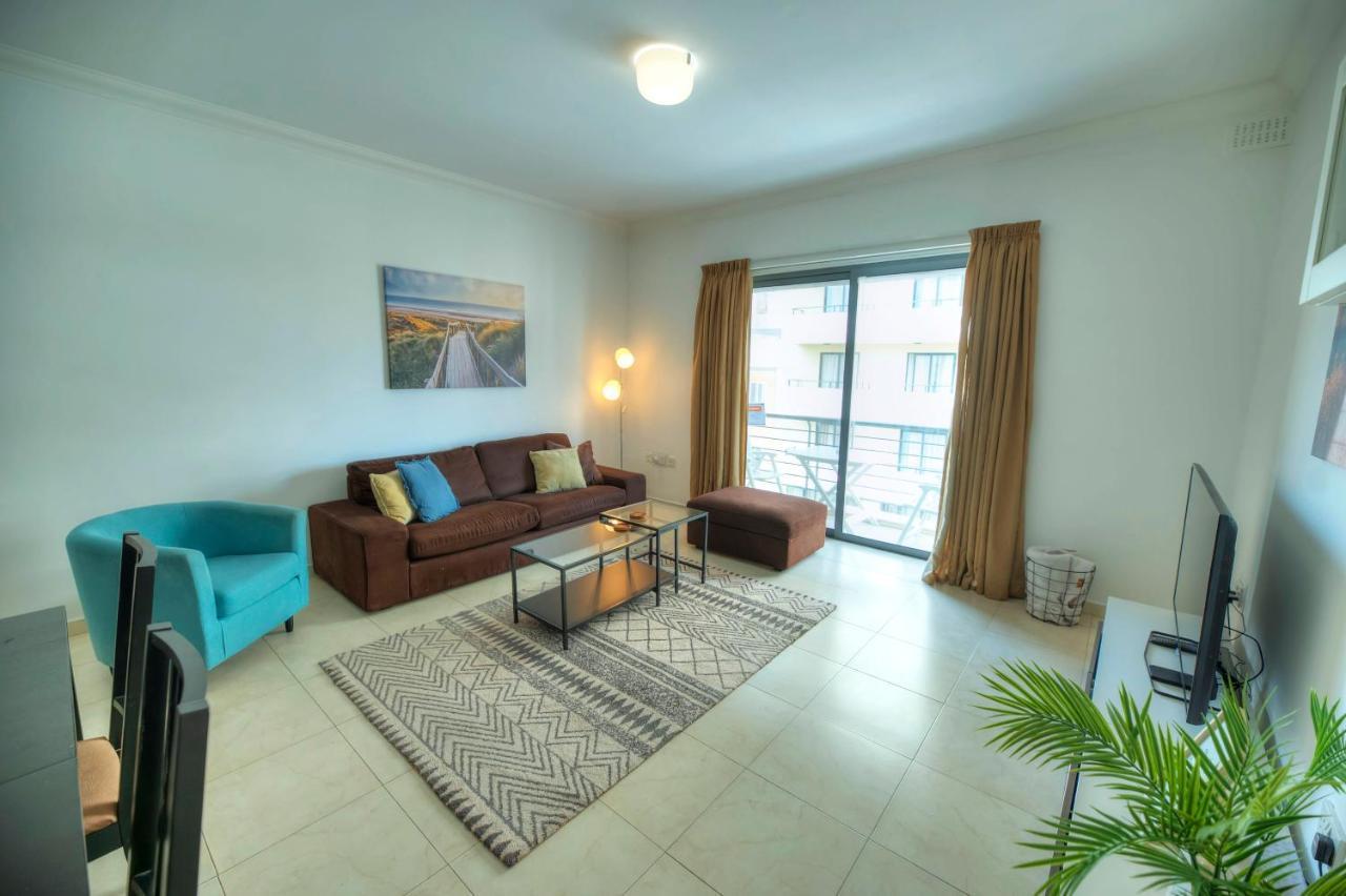 Modern 3Br Stylish & Spacious Apartment - Close To Sliema Promenade Gzira Esterno foto