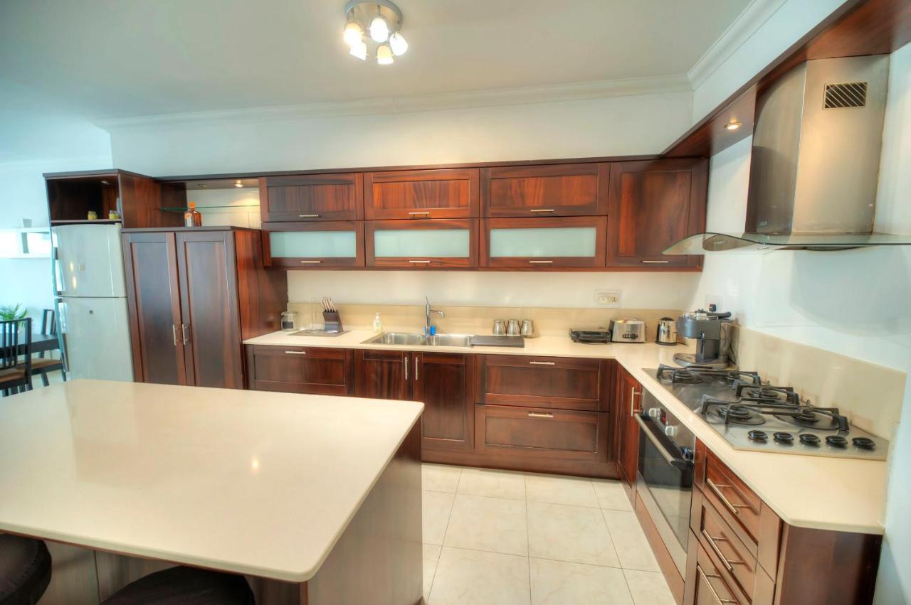 Modern 3Br Stylish & Spacious Apartment - Close To Sliema Promenade Gzira Esterno foto