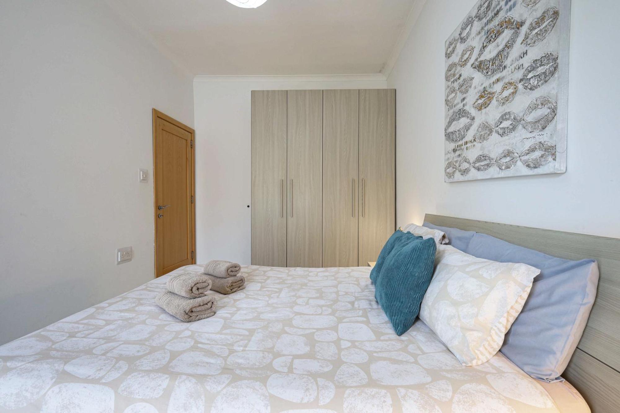 Modern 3Br Stylish & Spacious Apartment - Close To Sliema Promenade Gzira Esterno foto