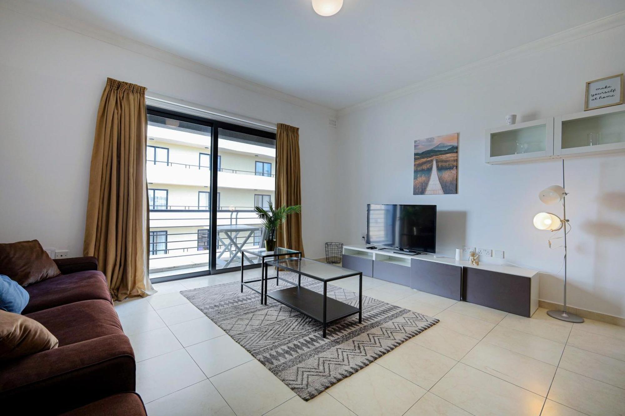 Modern 3Br Stylish & Spacious Apartment - Close To Sliema Promenade Gzira Esterno foto