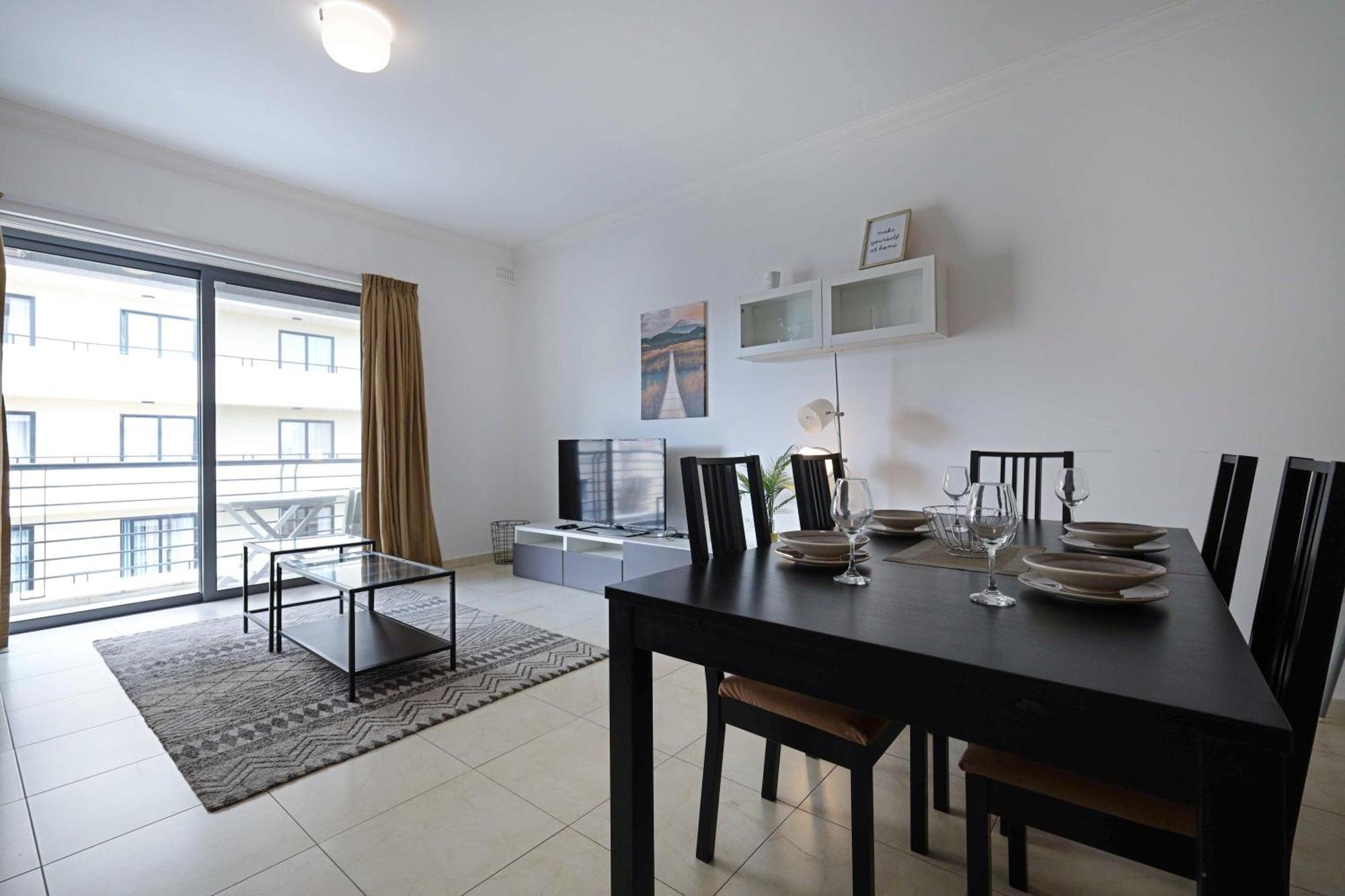 Modern 3Br Stylish & Spacious Apartment - Close To Sliema Promenade Gzira Esterno foto