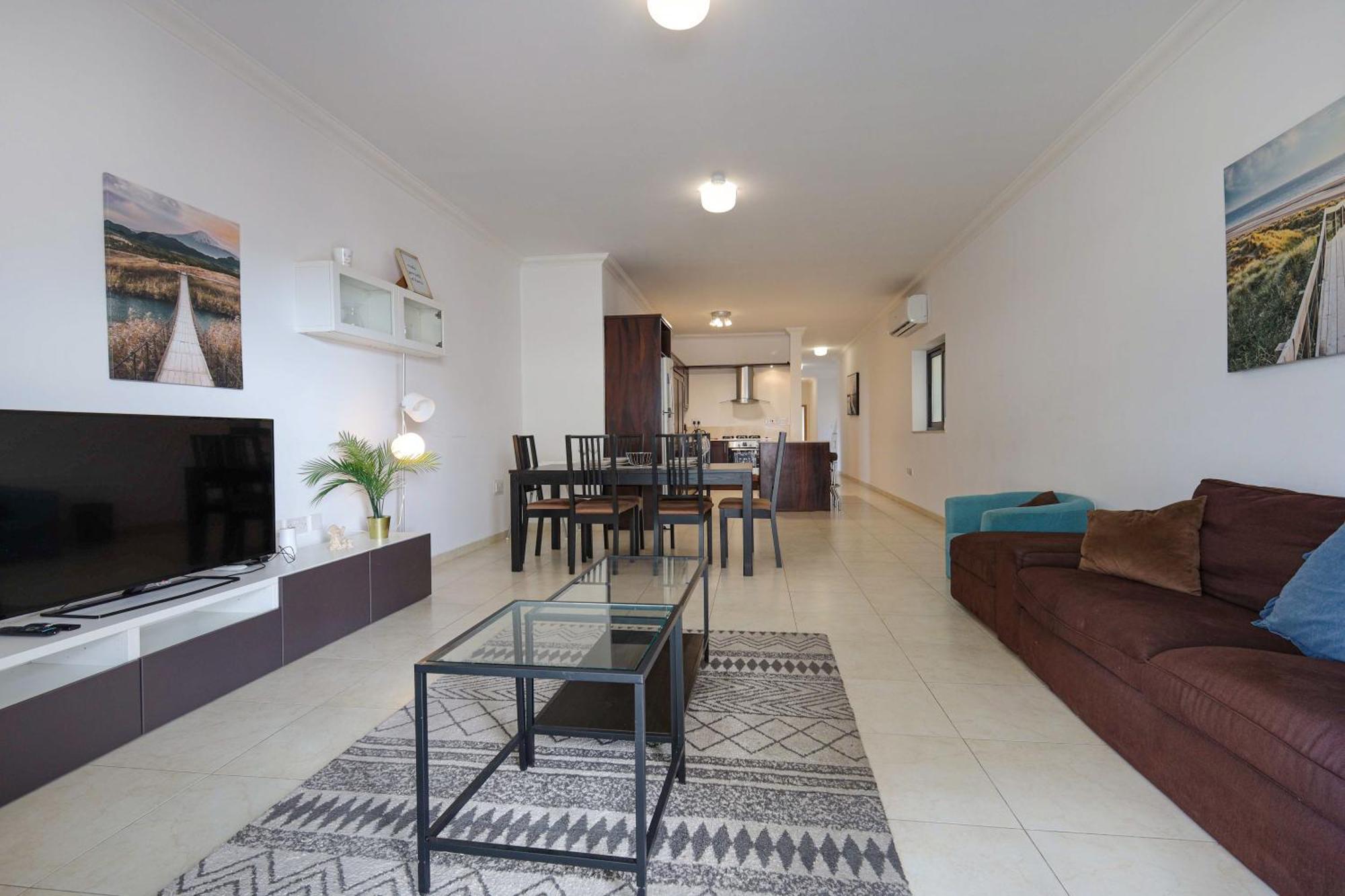Modern 3Br Stylish & Spacious Apartment - Close To Sliema Promenade Gzira Esterno foto