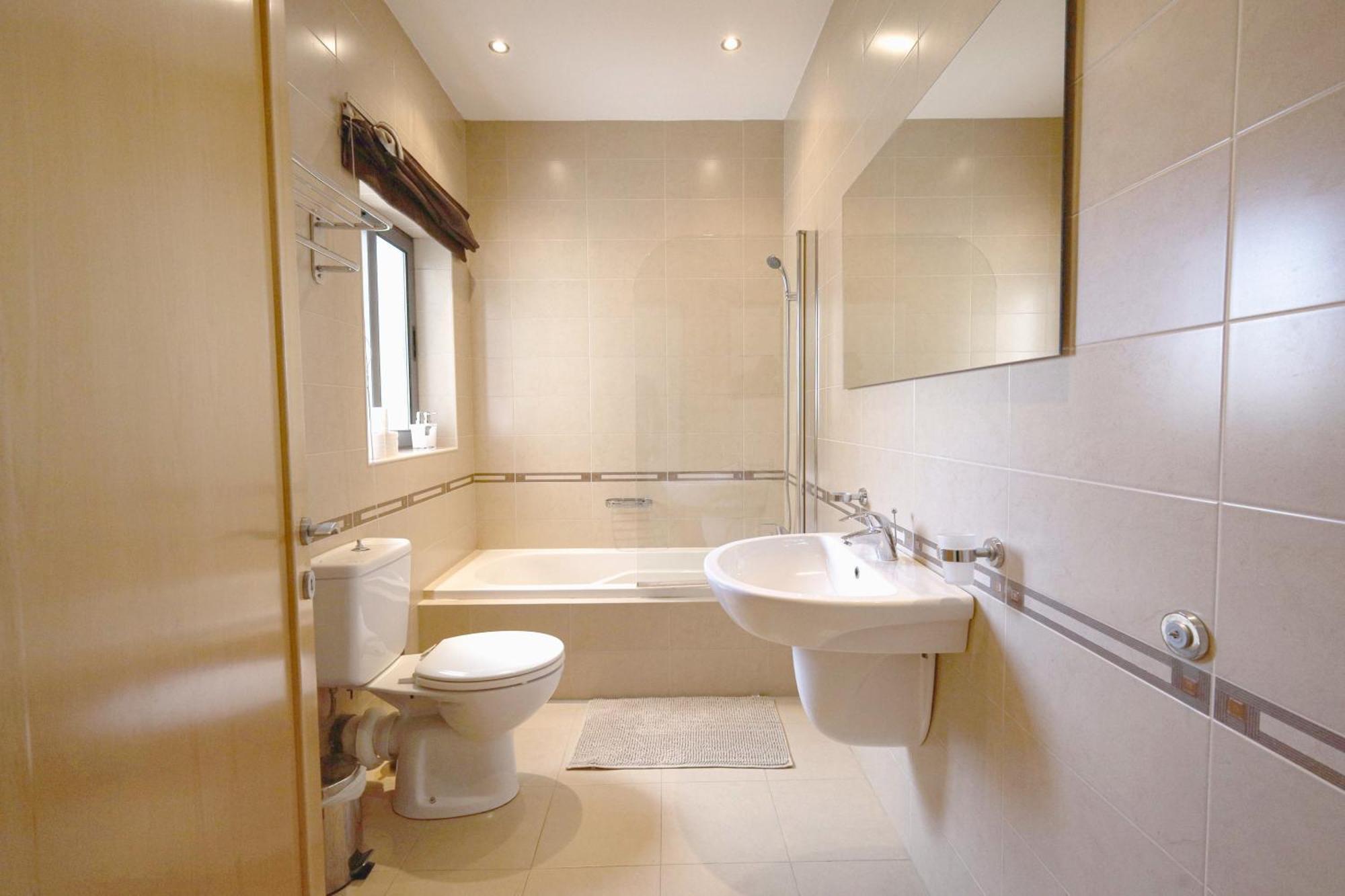Modern 3Br Stylish & Spacious Apartment - Close To Sliema Promenade Gzira Esterno foto
